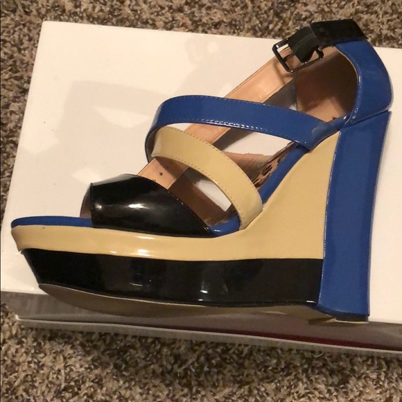 Fredricks of Hollywood blue and black shoes - Picture 7 of 8